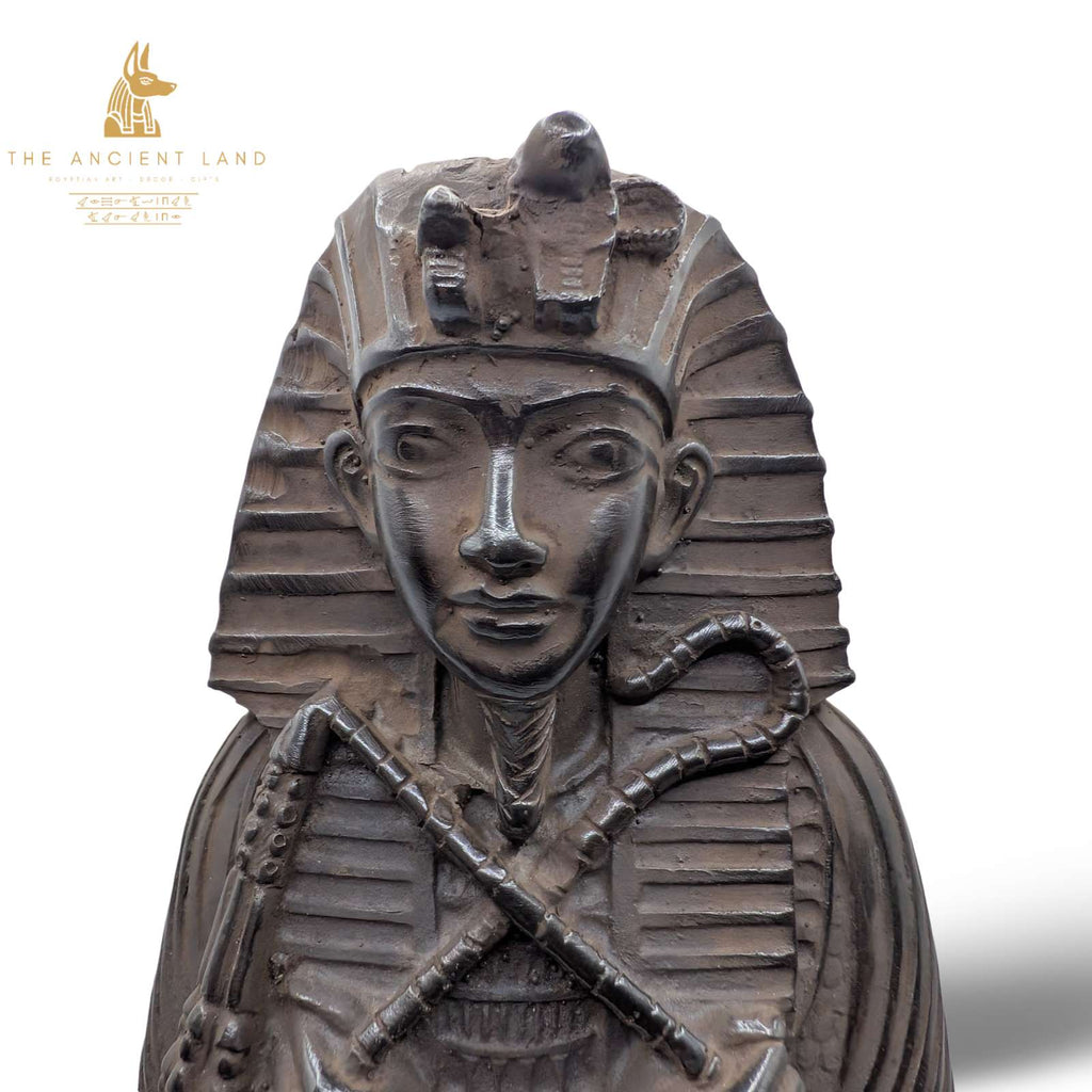 Tutankhamun Statue