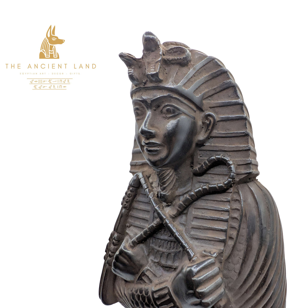Tutankhamun Statue